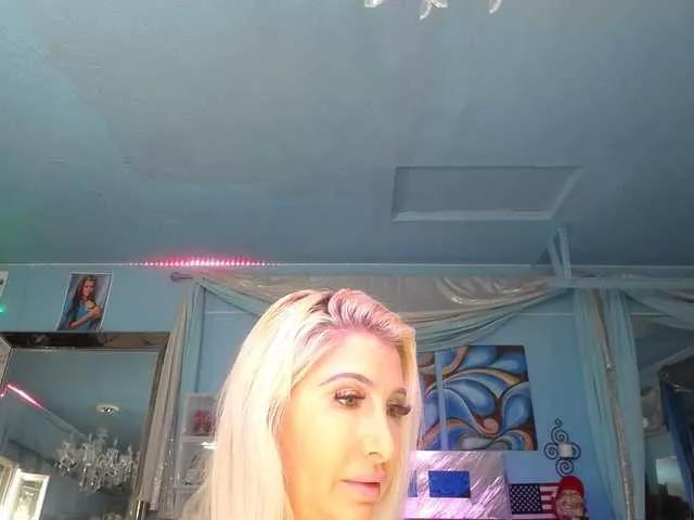 adrianna_fox on BongaCams 