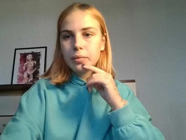 AlisMoona —  Turns Me On 
Gentle attention, playful teasing, compliments, good humor, long conversations, and when someone knows how to make me smile. 