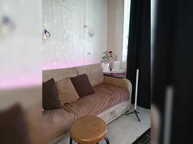 DanaSweet — I love showing myself naked on cam,vibro in my pussy making me so wet.