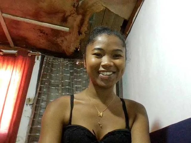 Yaellah — Freechat on BongaCams