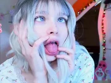 abbycartman — THERE'S A VERY HOT SHOW GOING ON RIGHT NOW  #18 #natural #blonde #bigass #cute