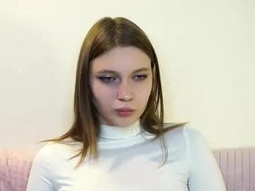 berniecebotras — Hello, just my fourth day here, be my friends and my goal:RAP DANCE #new #shy #18 #young #natural [328 tokens remaining]