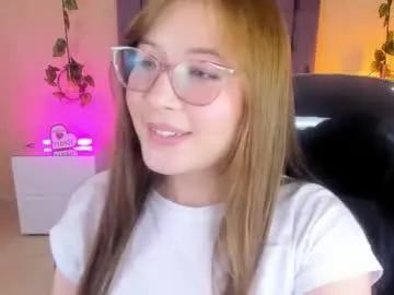 dahlia_rousse — GOAL: Slow dancing and topless teasing  [35 tokens remaining] This night you are wrapped in blode desires, see how this big butt sweetie will blow your mind  #latina #glasses #teen #bigass #blonde