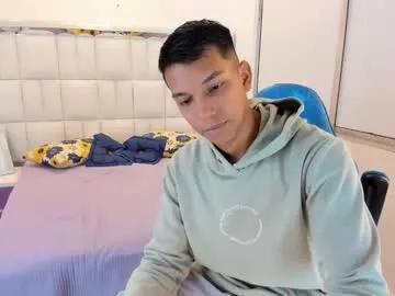 edwin_blaz — show cum// #18 #cum #bigcock #young #cock [900 tokens remaining]