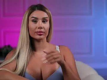 evazane — Curves that hypnotize, a smile that melts! Fav levels 22/99/111/333 - Multi Goal: Get me undressed [444 tokens left] #bigass #bigboobs #squirt #anal #latex