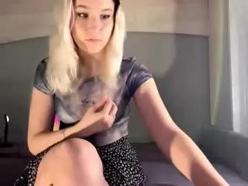 milkacouple — flash wet pussy [210 tokens left] #anal #bigass #deepthroat #feet #c2c