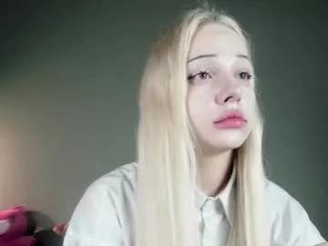 nicole_yo — suck fimgers with saliva [200 tokens left] #anal #feet #blonde #young #squirt