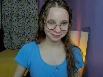 your_leslie — Dance [49 tokens left] Welcome to my room PM 5 tok #petite #young #feet #teen #cute