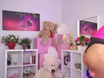 zariavera — Who wanna play with me? 33 / 77 / 111 / 222 - Goal: start fingering me [547 tokens left] #teen #lovense  #18 #smalltits #skinny