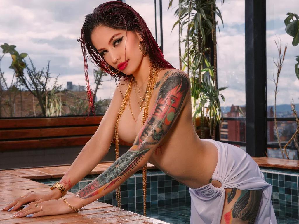 Amia — Dirty talk, sloppy blowjob, flirt on c2c and role play.