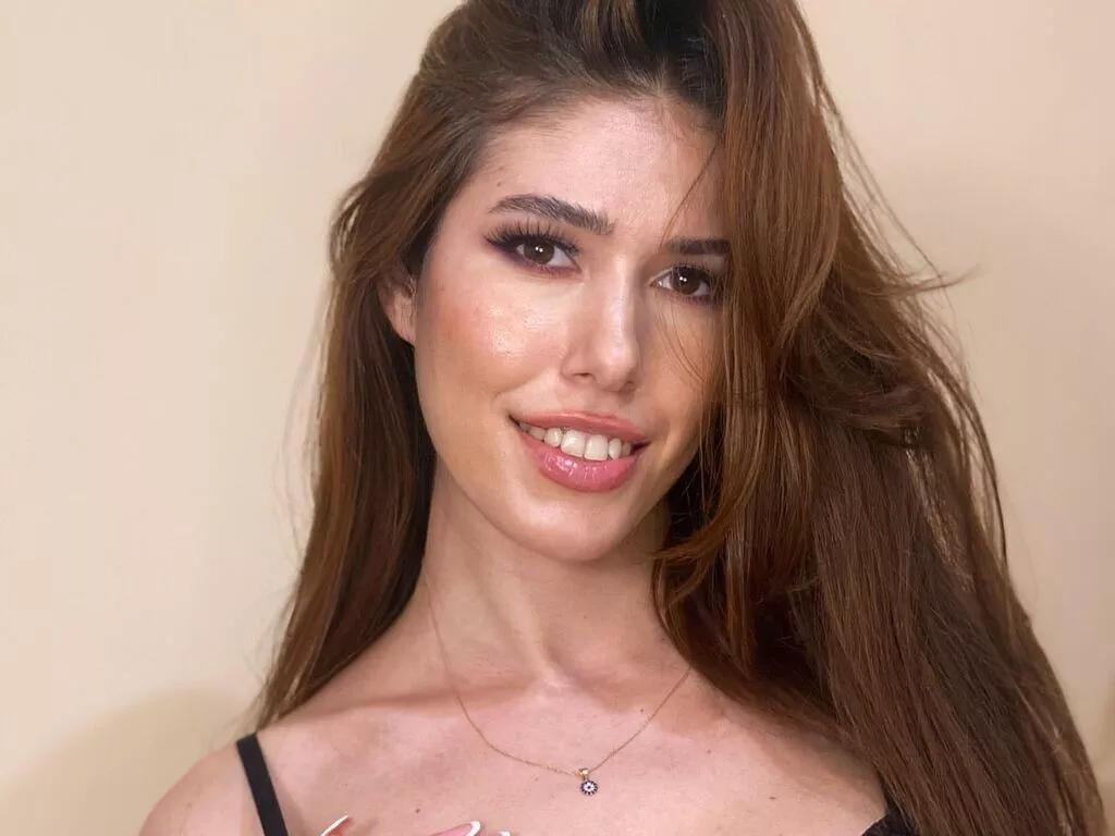 ArabellaMurphy — I'm into deep convos that hit different, dreamy dinners that make me melt, a man who knows how to treat me like magic --- and let's not forget a spark that seriously sets the sheets on fire.