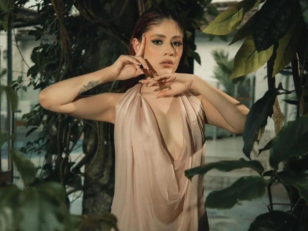 AriaWillss — I love slow burns --- the teasing, the tension, the looks that say more than words. I enjoy watching you lose control, little by little, until you're all mine. Pleasure is best when it's earned.