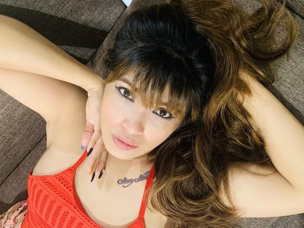 BellaWinter — TREAT ME WELL -  LOVE & CARE  - NAUGHTY MAN  - SEXY TALKS - ROMANTIC /PASSIONATE SEX -  SWEET - ROSES  &  CHOCOLATE