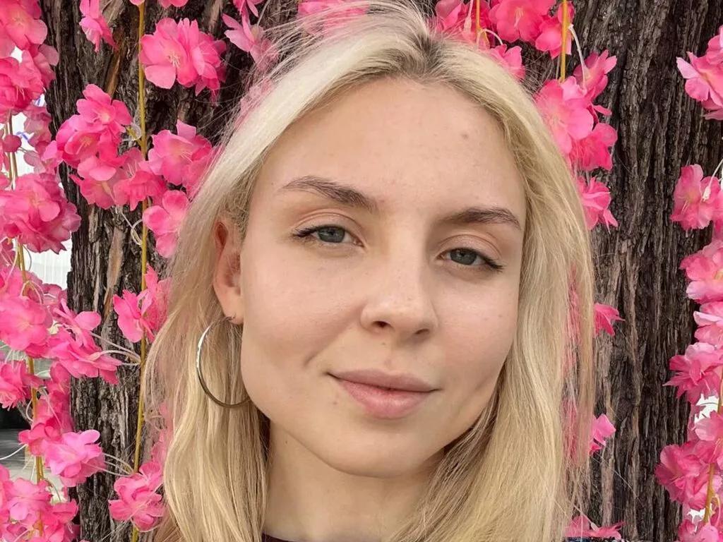 BereniceBossom — I love spending time in a cozy atmosphere, enjoying a good book or my favorite movie. Reading is my passion, especially fantasy and romance. I also love nature and walks in the fresh air, where I can enjoy the beauty of the world around me. Music...