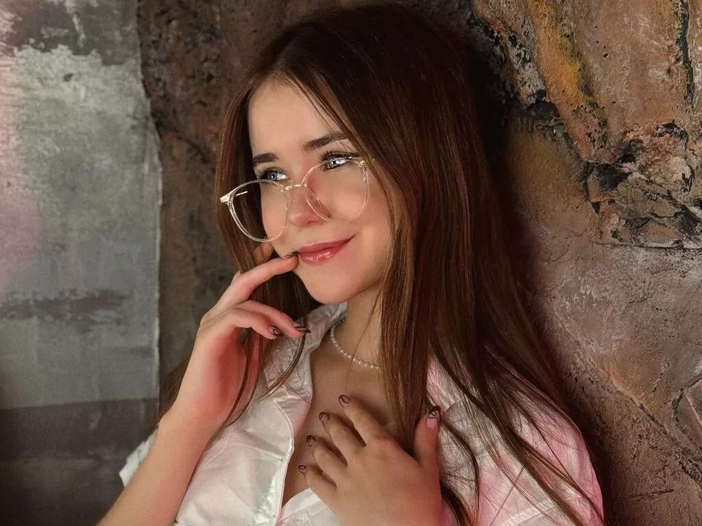 CharilWilsun —  I love genuine compliments, cute selfies, and funny memes that make me giggle! Adore cozy chats, playful teasing, dreaming together and make dreams come true! Sending me random cute pics, sweet notes, or silly videos totally melts my heart. My...