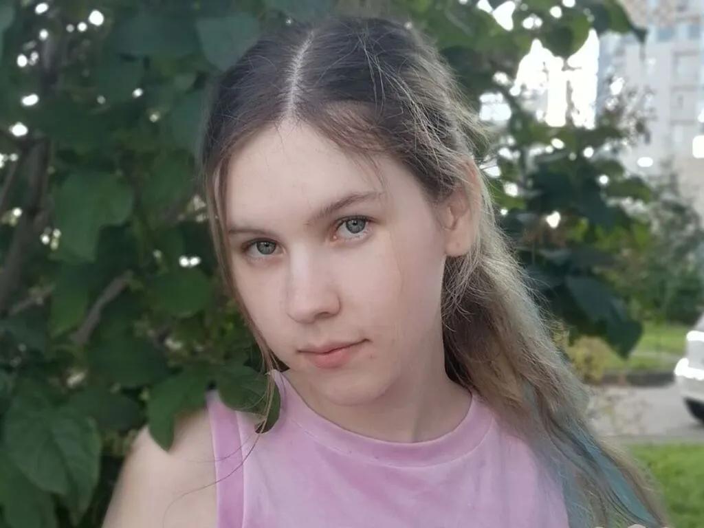 DeidreSarin — Drawing and painting, music, dancing, video shooting and editing, yoga, self-education, video games, watching movies and TV series, chatting with friends