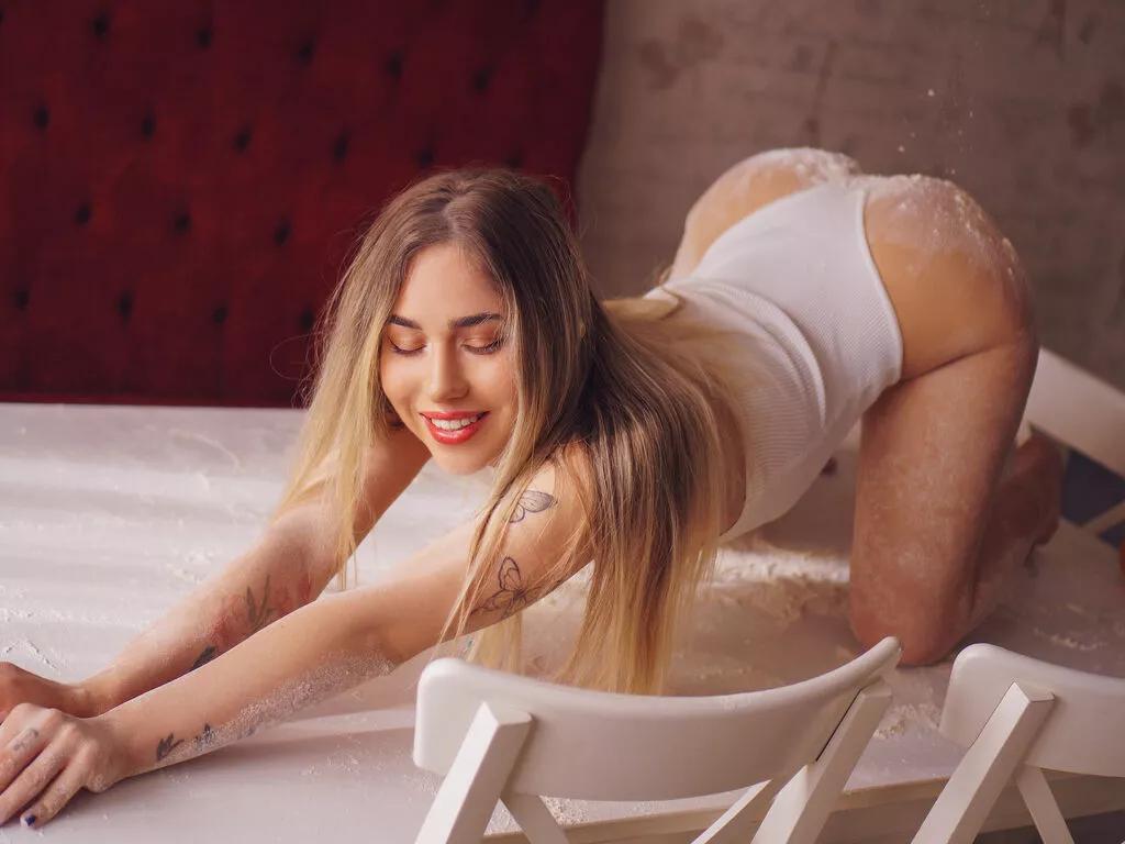 DesireeSanden — I like to think I am a bit of everything. I believe in chemistry, real people and real feelings. My life is like a roller-coaster and if would like to taste the adrenaline and not just that, you should get a taste too!