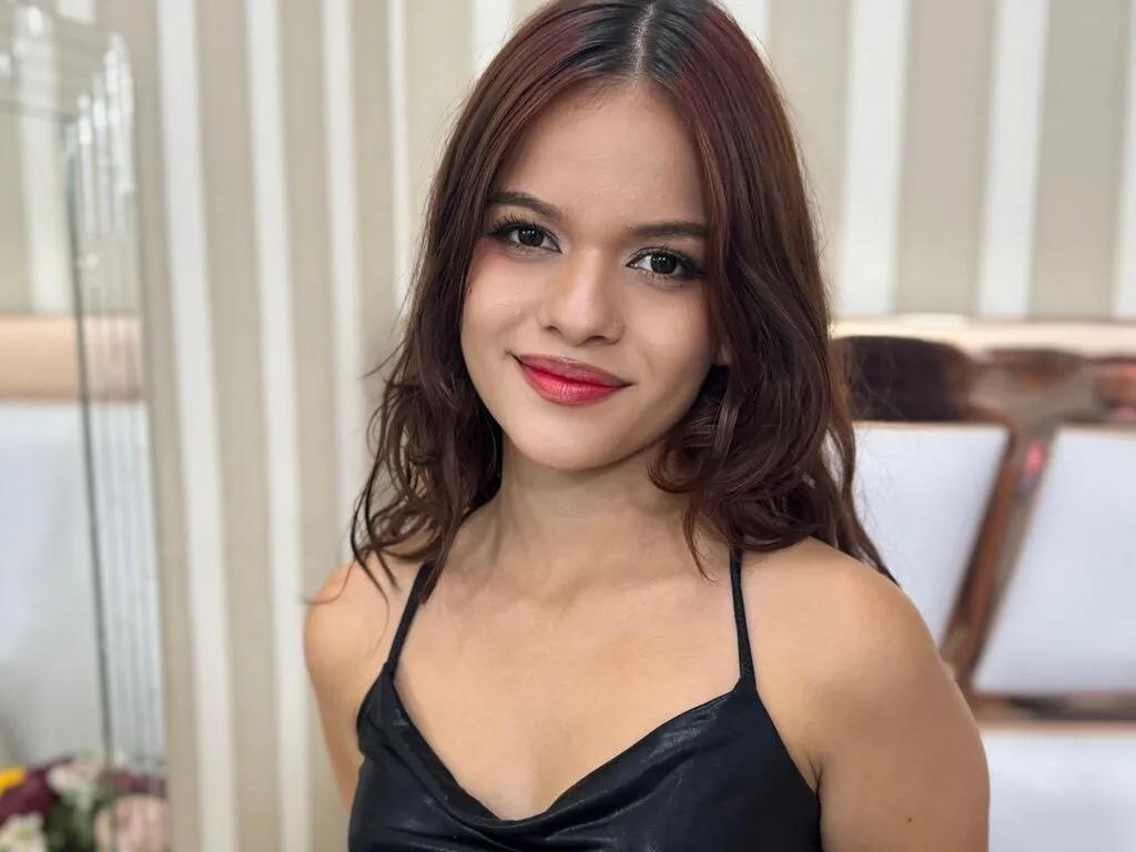 EmmaClarkford — I love having erotic moments with someone really special
