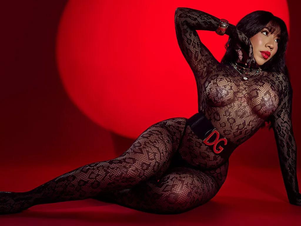 EvaParkert — I like real connection, beautiful words, and glances that say more than a thousand phrases.
I enjoy slow desire, chemistry built the right way, and moments full of sensuality. 