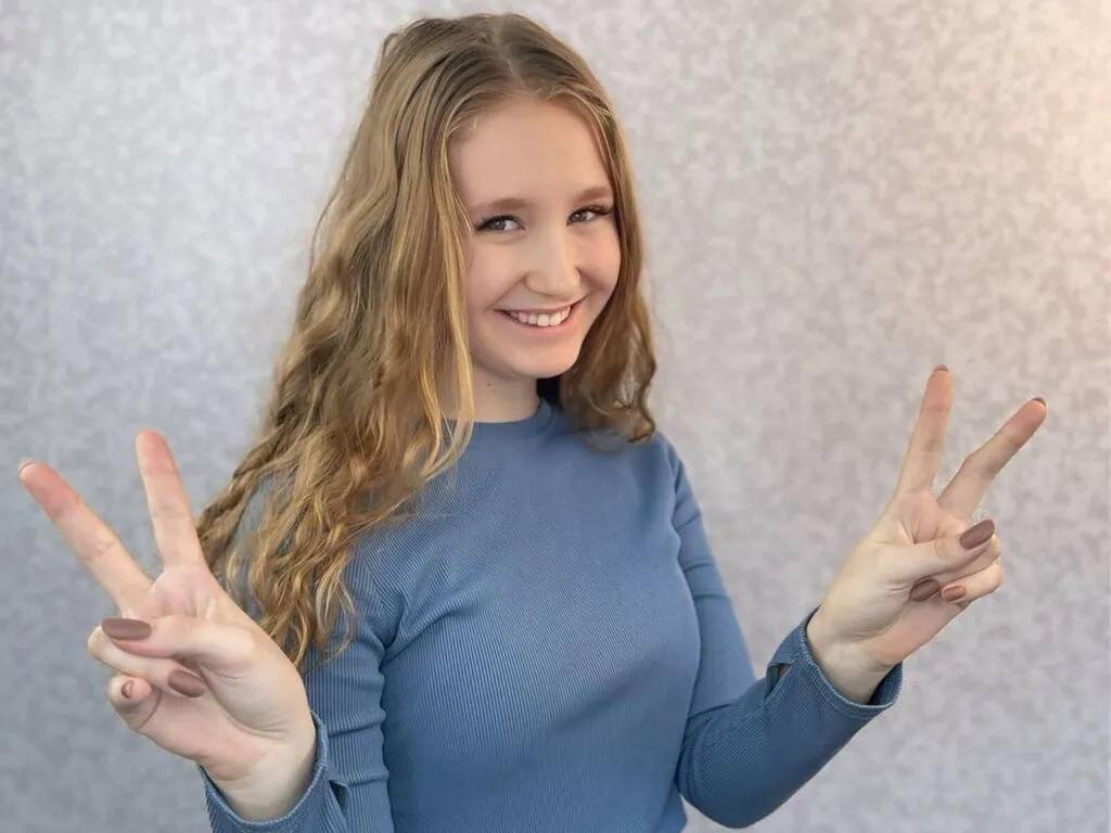 FelipaYuricic — I'm passionate about music, movies, and creativity: I can talk for hours about my favorite shows, come up with unusual looks, experiment with drawing, or play guitar. In my free time, I love reading books on psychology and dream of someday writing...