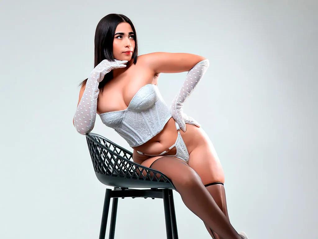 GraceHollister — I love long walks on the beach, I love animals, I have a cat called thanos, I like to go to the gym and the green spaces., I like attentive and gentlemanly detail boys