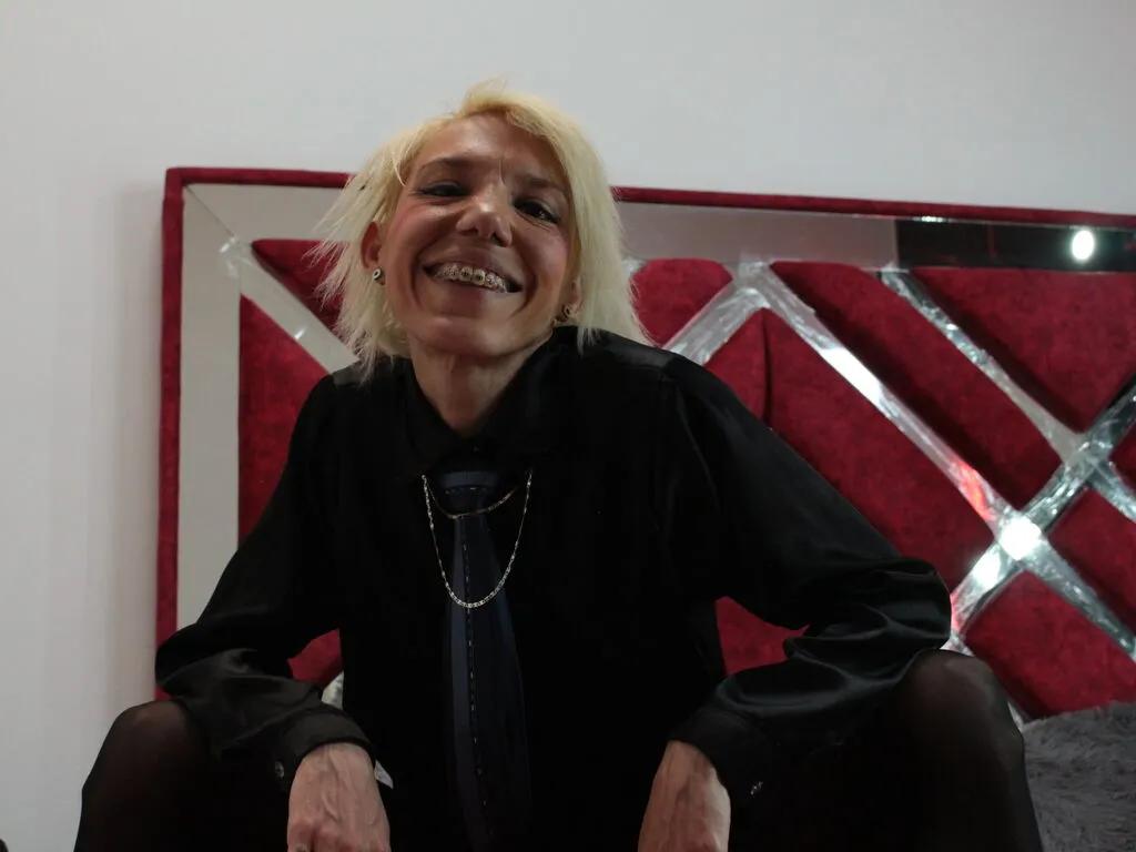 KloeSwings — I like to play sports, drink coffee, eat ice cream, and above all, experience many sensations in my body through what I give when I show my intimacy. Have a good conversation about our lived experiences...