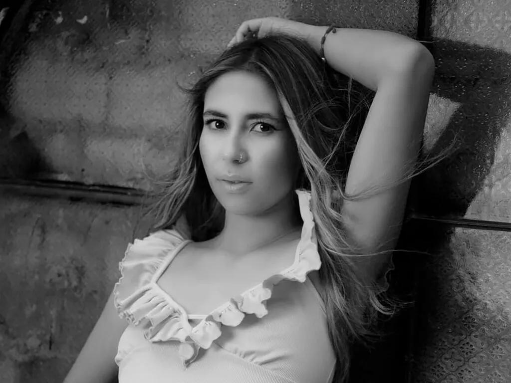 LexieBrooke — I love teasing slowly, dancing with my curves, and playing with my glasses to spark your imagination. I enjoy roleplay, playful conversations, and exploring new fantasies together. Passion, seduction, and a touch of sweetness make every moment with...