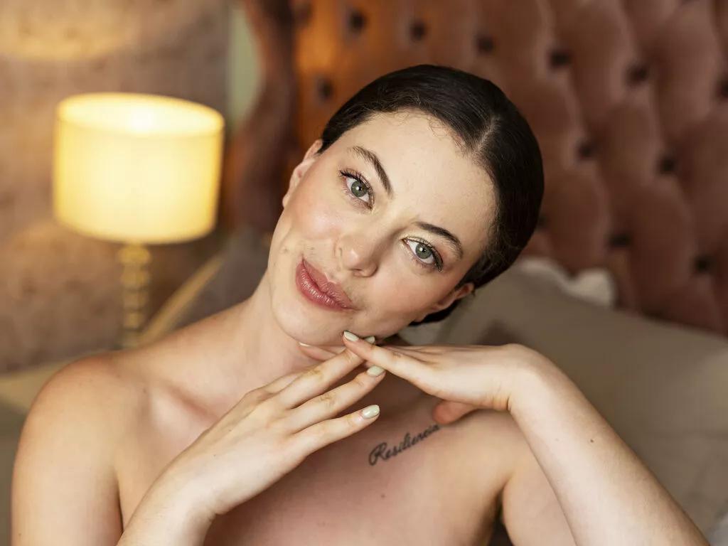 LyraValen — Roleplay, submission, slow, emotional, deep sex---I fantasize about being taken by a powerful figure.
