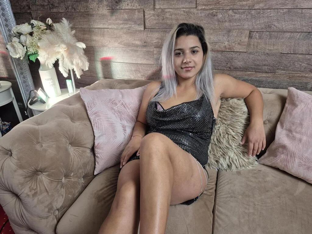 MadisonMaze — Teasing, playful chats, and making you smile  I love exploring fantasies, trying new things, and turning every moment into an unforgettable experience 