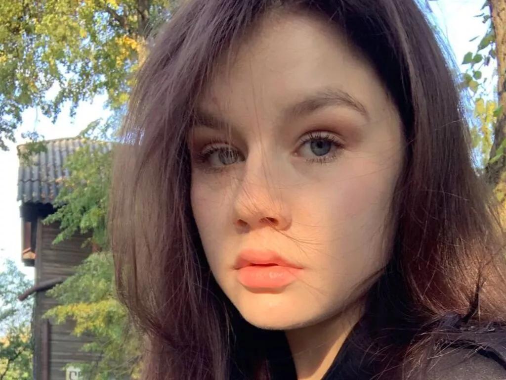 MaydaGilbertson — I love long walks in the park, beautiful bouquets of flowers, romantic picnics, very tasty eat and drink wine at sunset and like animals