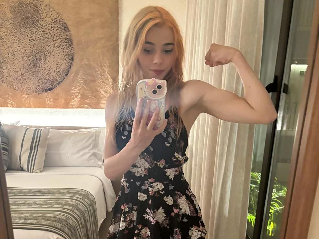MielVerane — love being spoiled with sweet words, getting lost in long conversations, and discovering new things.  I study Philosophy and play rugby --- so yes, I'm clever and strong enough for anything you want to talk about (or try )....