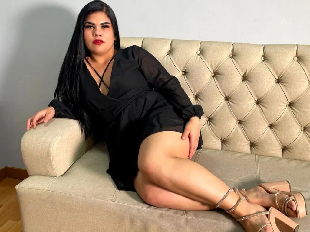 MirandaConnors — I'm turned on by the fantasy of a threesome, control in my hands, and taking you right to the point where you look at me wanting more. Exploring my dominant side is my greatest pleasure.