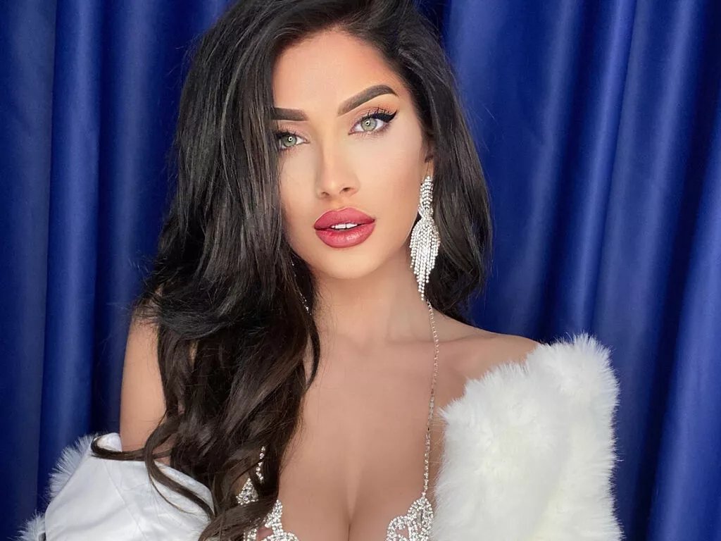 Olivia — I've got this little secret where I love to tease myself while thinking about your deepest desires...  It gets me all worked up just imagining you getting lost in the thought of me. Want to know more? 