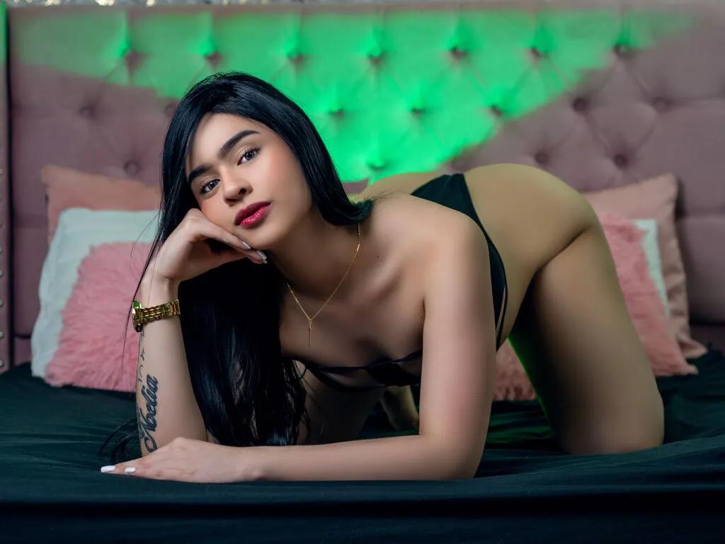 PaolaTaborda — Gentle compliments & sweet words that make me blush

A confident man who knows what he wants

Flirty teasing and roleplay

Fun conversations mixed with naughty secrets

When you take the lead and make me feel desired