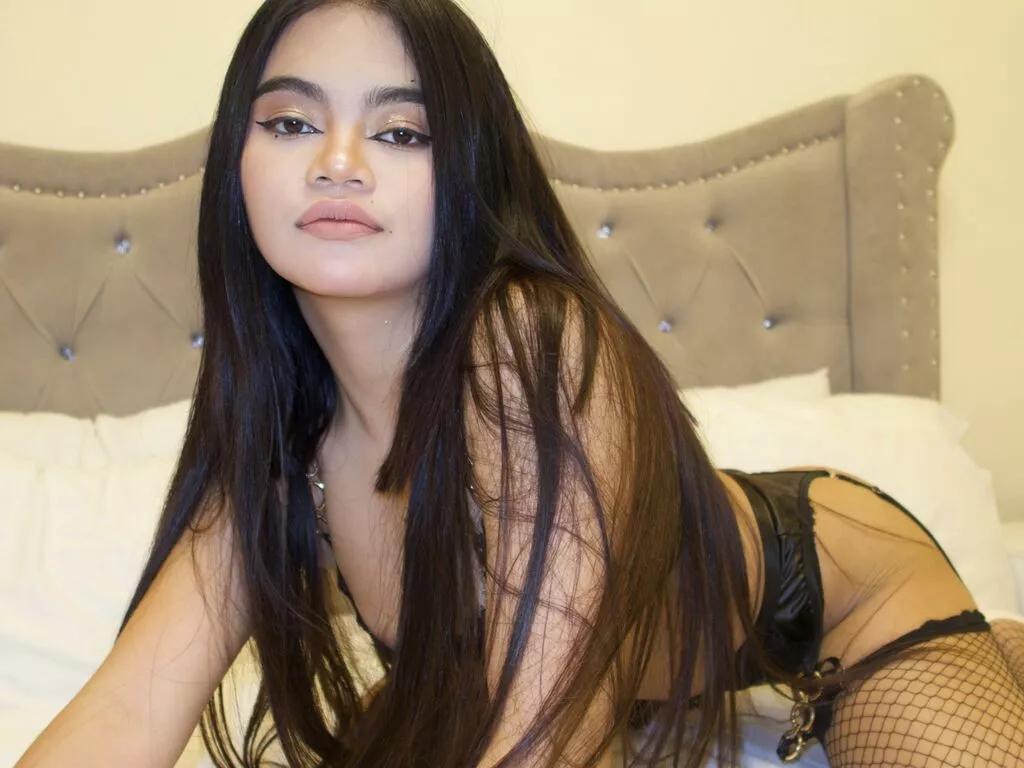 SabbyCollins — i like a man who can always makes me happy and make me wet