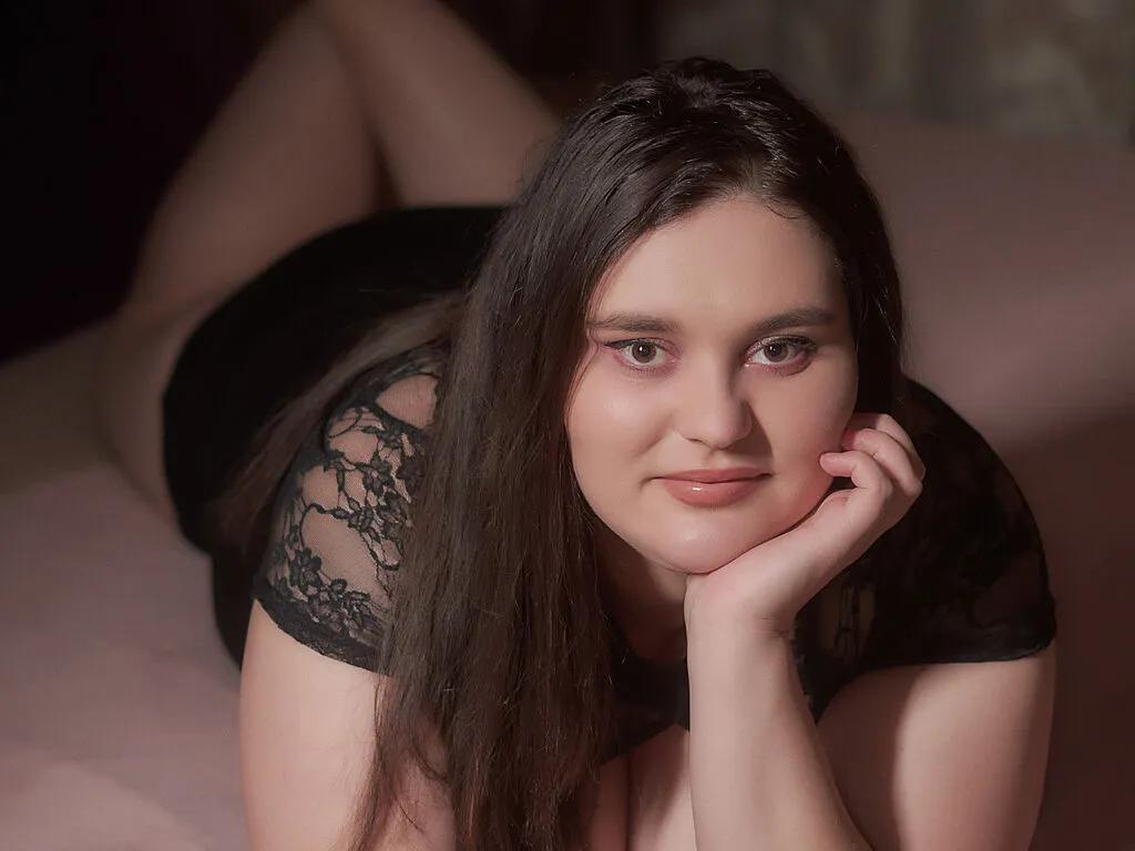 SaraElise —  I cherish genuine, tender, and romantic connections where we can exchange dreams, desires, and secrets. I love to lose myself in playful dancing and teasing, especially with you captivated by my every move.