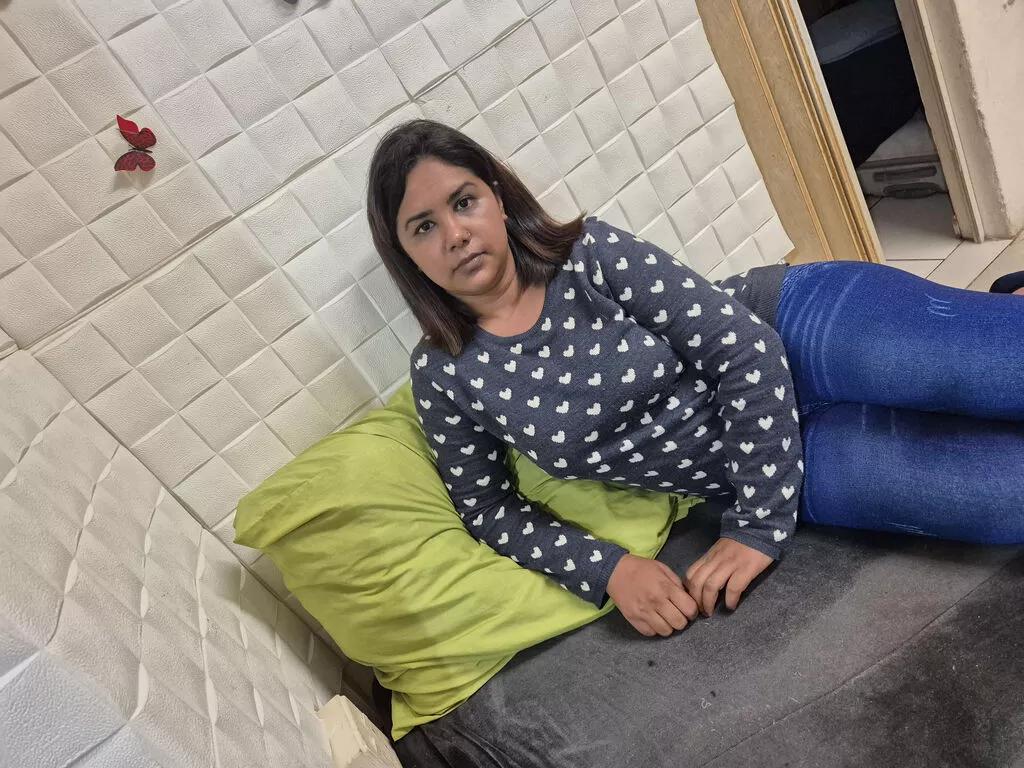 SarahClaus — i love big dicks., exercising and my favorite hobbies are reading and cooking