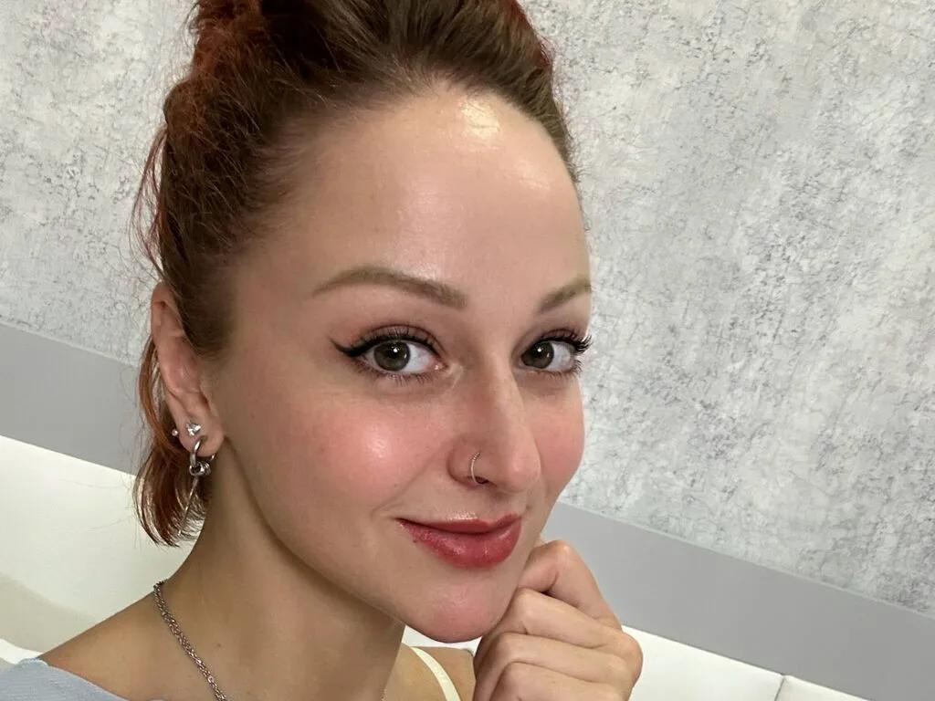 ScarletVelour — I like polite, confident gentlemen, eye contact, playful teasing and my glasses-on teacher vibe. Clear requests with tips, oil on legs, elegant posing and good C2C make me purr. I don't enjoy rudeness, rushing, free requests, spam/caps, boundary...