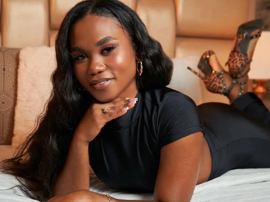 ShanelHils — I love confident, mature men who know exactly what they want and how to please a woman. I'm turned on by deep eyes, soft kisses, and hands that explore with purpose. I adore a man's neck --- it's one of my biggest weaknesses --- and I melt for...