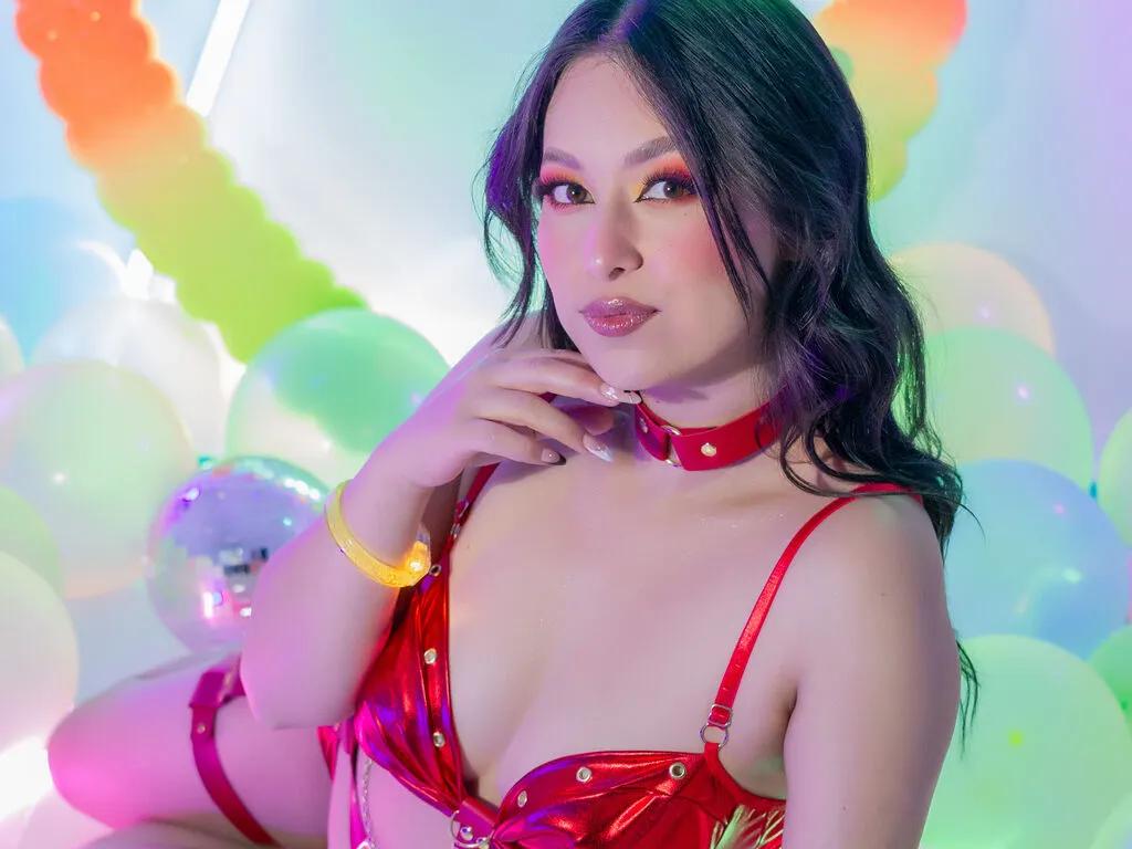 ThamyBonet — I love Italian food, deep conversations, and men who make me laugh but also know how to be caring and protective. I adore animals, especially dogs, and love helping strays find homes. My favorite flowers are sunflowers, roses, and daisies. I can't...