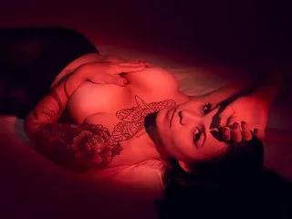 orianasavatil — I am a fun and charismatic girl, with a good sense of humor, on camera I like to project sensuality, desire, art. I am versatile in my show, I love exploring every part of my body and taking it to the limits of pleasure. My room is an extremely passionate