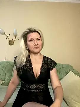 AliceSwan4011 — Private on StripChat