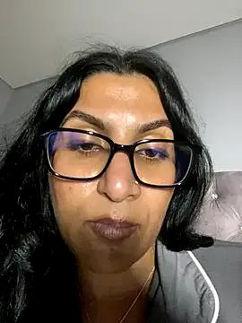 BigBootyButter — Finger Pussy Naked oil body (ts @24)