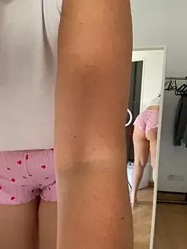 Chloe-taa — Je lui bouffe la bite 