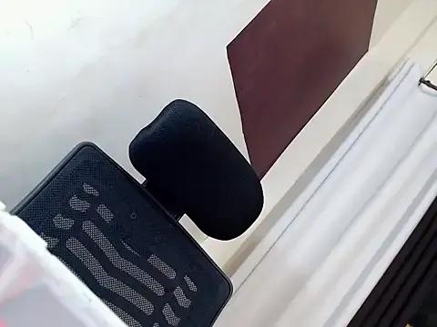 Chubbytransgirl21 — NEED SOMEONE TO TALK HERE