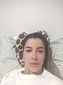 DESIRIE0609 — get on all fours