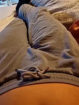 Horny_mummy — Zieh die Hose aus mummy! LT GET VID