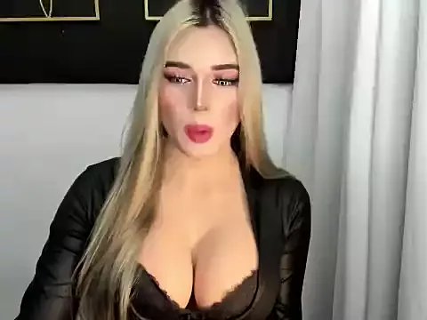 hotstellacumxxx on StripChat