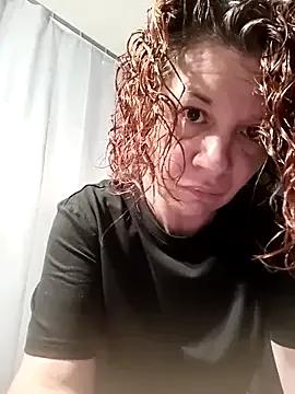 jennylovence — Enleve mon string et 3 doigts cul zoom