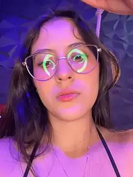 Juanita-Diaz — PANTY OFF + FINGERING MY WET PUSSY